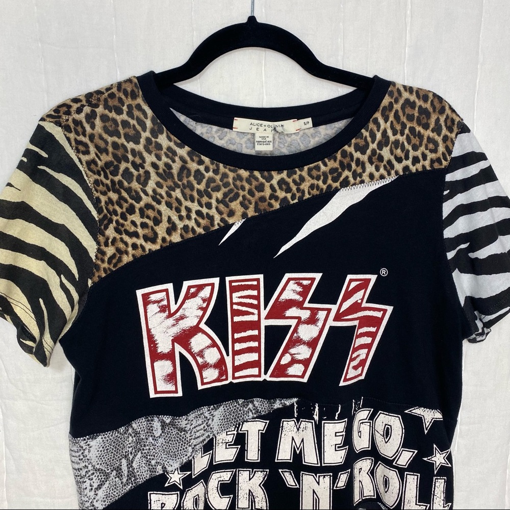 Alice + Olivia Kiss Patchwork Graphic Tee - Picture 10 of 14
